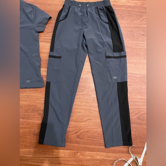 scrub set - Picture 9 of 11